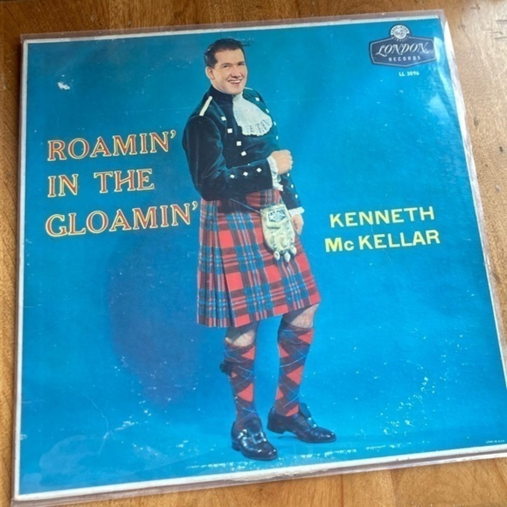 Kenneth McKellar wants to take you Roamin in the Gloamin.  Better drop a pin…